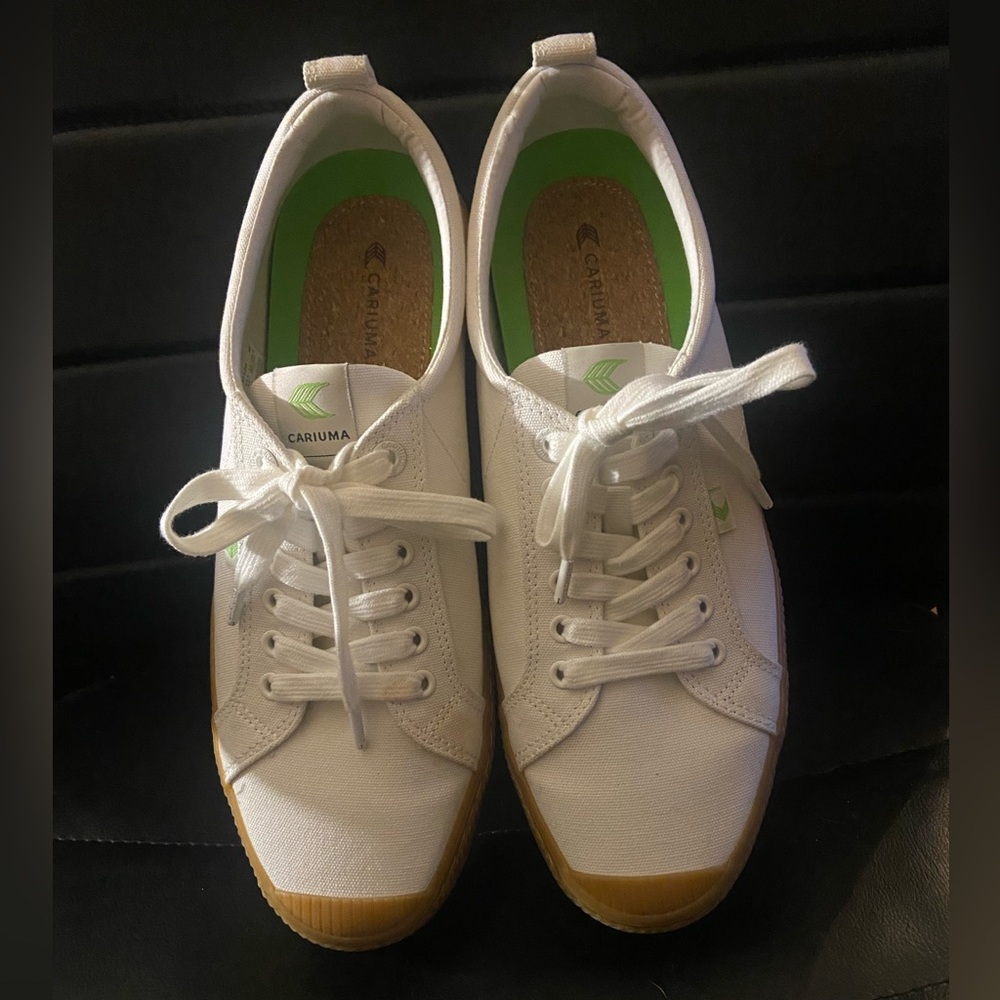 Cariuma  OCA Low Gum Off White Canvas Sneaker Size W 13.5 / M 12 Mens